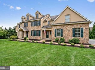 33 Meadow Creek Ln, Malvern, PA 19355