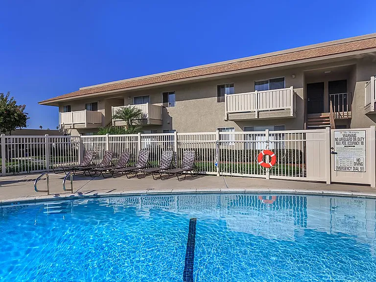 The Monrovia Apartment Homes — Photo 5