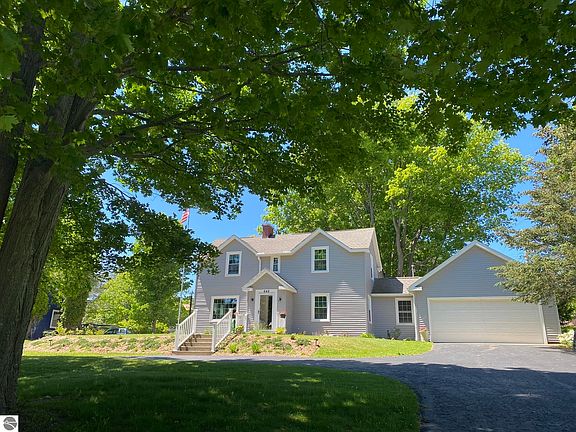 2nd image of 649 Crystal Ave