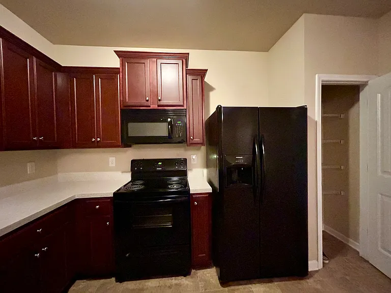690 Oakside Pl — Photo 11