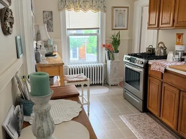 78 Prospect St APT 2N, Huntington, NY 11743