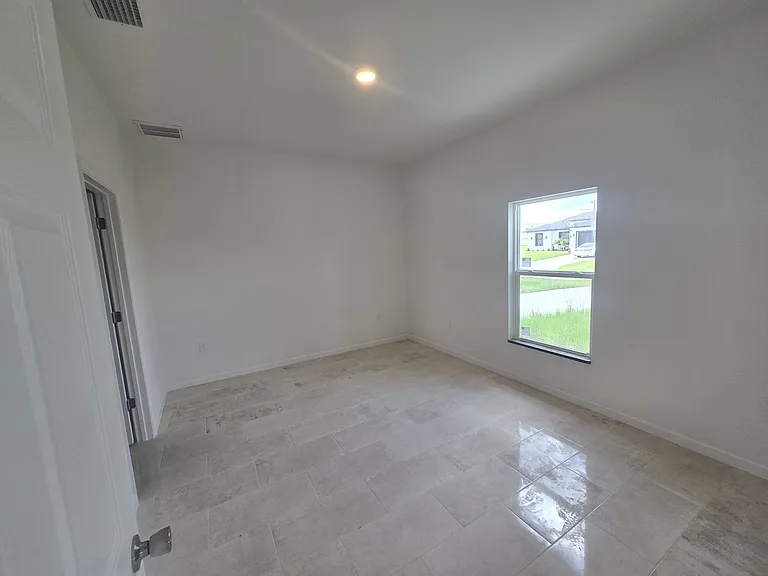 53 Joan Ave S — Photo 8