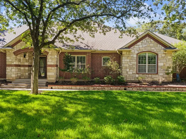 6104 Temple Oaks Ct, Granbury, TX 76049