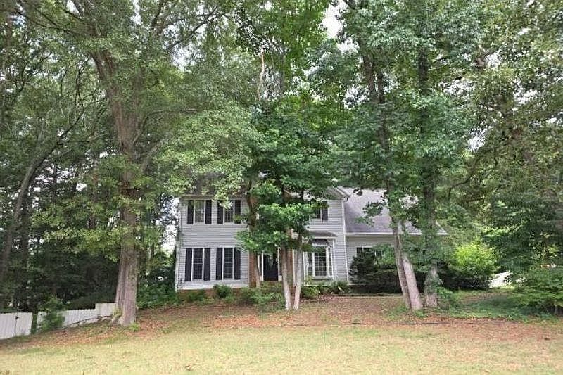 1st image of 105 Den Ric Dr