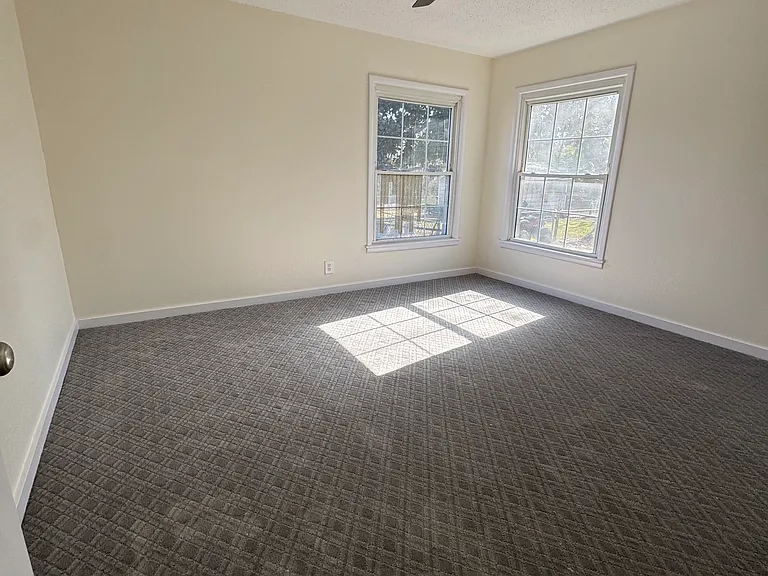 214 E Acheson St #1 — Photo 6