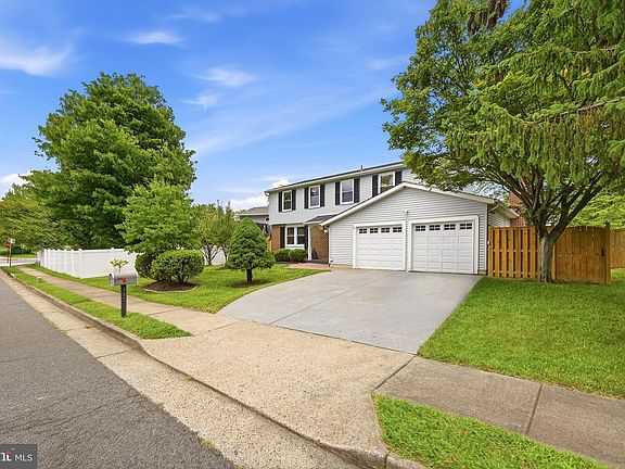 3rd image of 107 Appletree Dr NE
