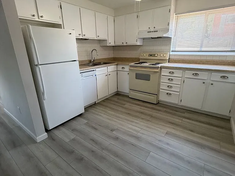 1809 Earlyview Ct — Photo 6