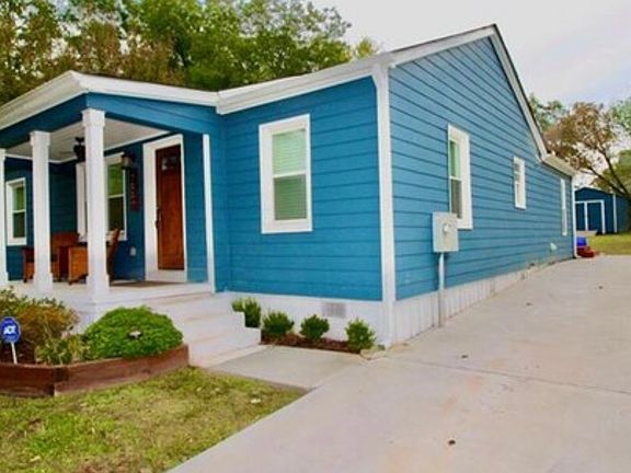 2nd image of 2889 Anderson Cir SE