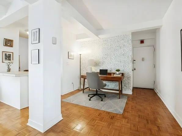 2166 Broadway image 8 of 10