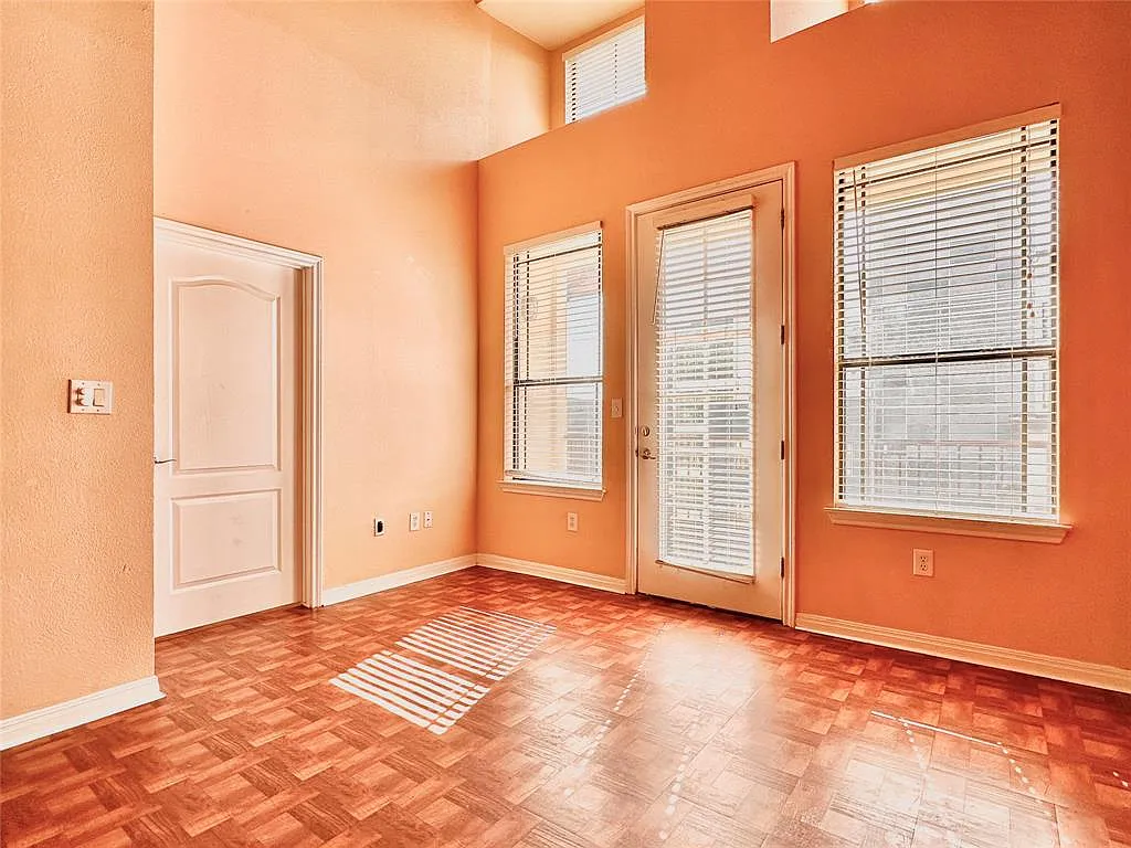 2505 San Gabriel St Apt 608 — Photo 2