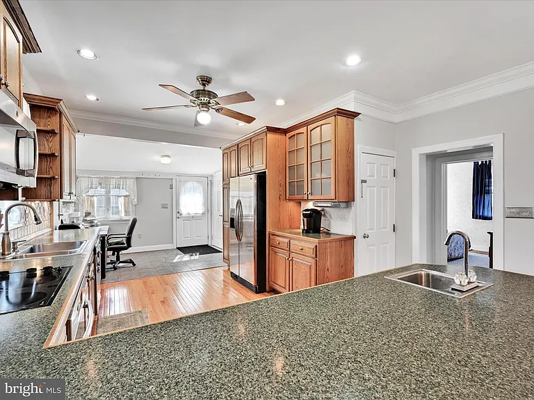 19 Beechwood Rd — Photo 11