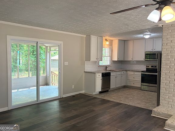 4th image of 35 Chimney Ridge Trl