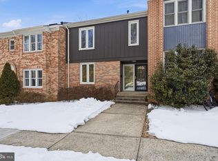 8309 Highcliffe Ct, Annandale, VA 22003