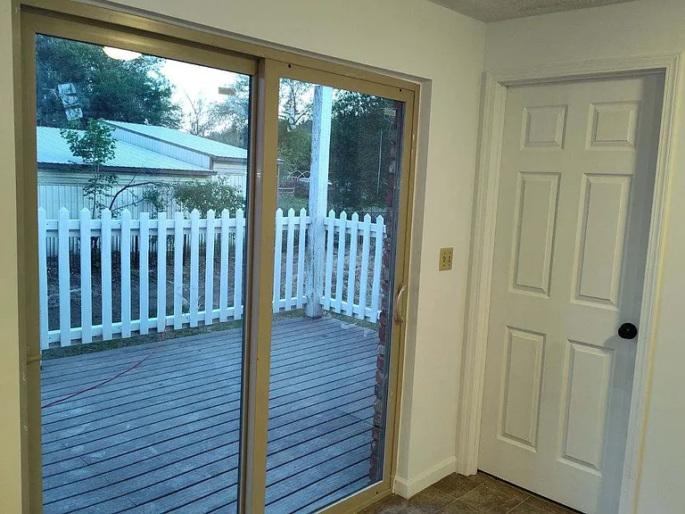 413 W Holland Ave #1 — Photo 2