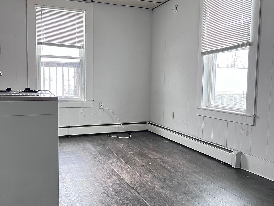 1st image of 46 School St #C4