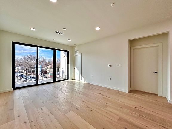2nd image of 2209 S 1st St #316