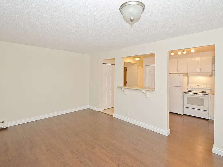 247 20th Ave NE #1 — Photo 9