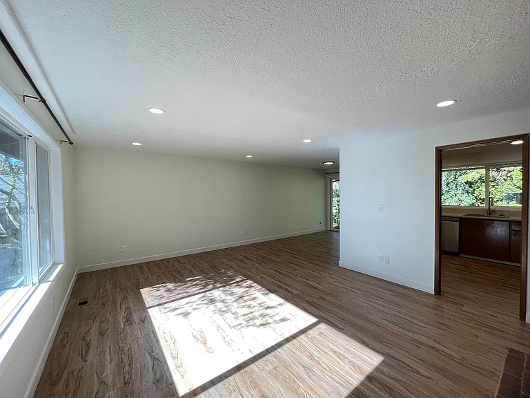 9007 SW Monterey Pl — Photo 14