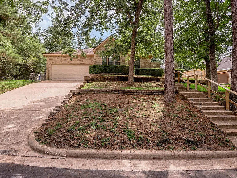 2232 Azalea Cir — Photo 2