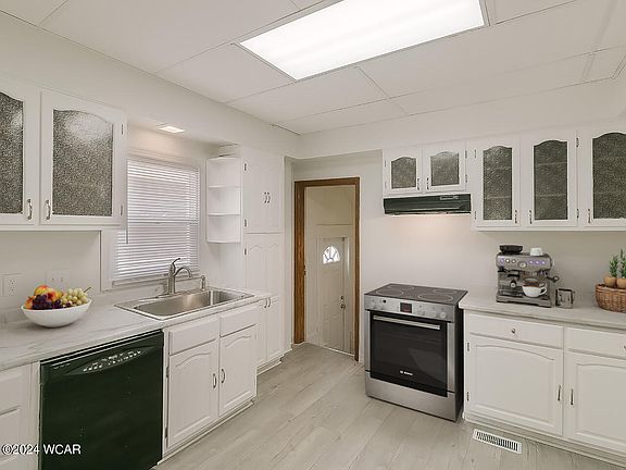 3rd image of 954 Richie Ave