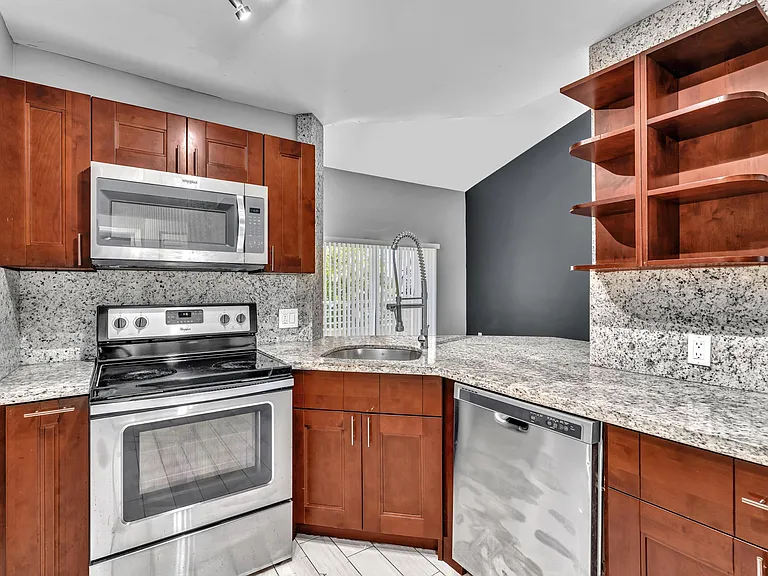 3417 NW 44th St #101 — Photo 5