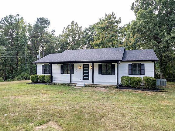 3rd image of 3690 Callahan Rd