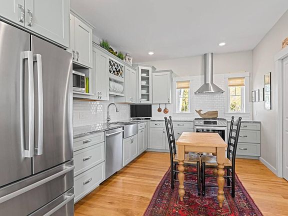 3rd image of 34 Harpswell Harbor Dr