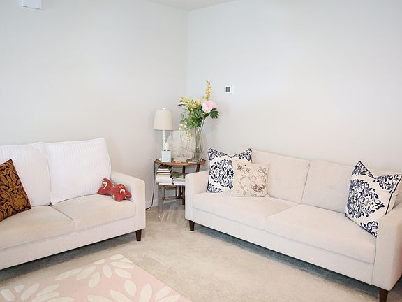 4th image of 517 Cherimoya Street