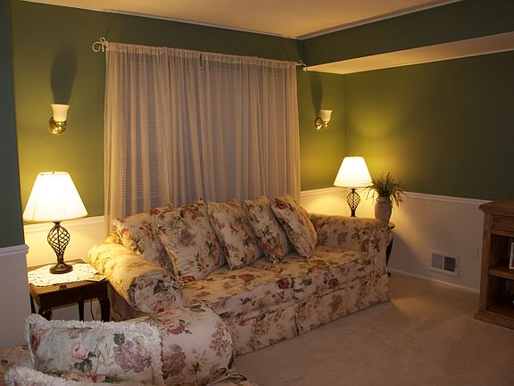 2nd image of 253 Glastonbury Ln