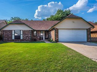 11705 SW 4th St, Yukon, OK 73099