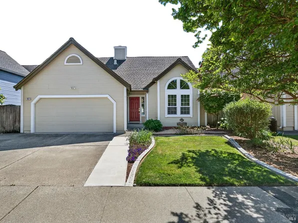 1612 Woodhue Avenue, Santa Rosa, CA 95403