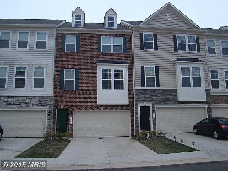 front view of townhouse