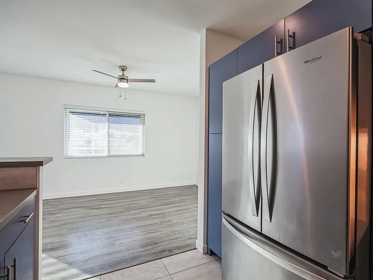 671 S Riverside Drive — Photo 13