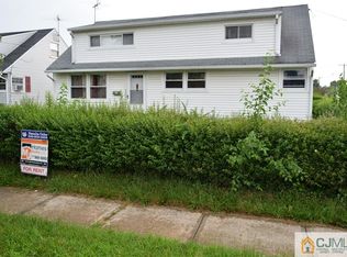 97 Marion St, Carteret, NJ