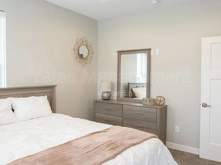 115 Colonial Dr — Photo 30