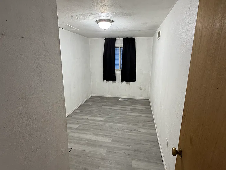 2405 Clara Ave — Photo 5