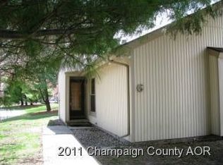 6 Colony West Dr, Champaign, IL