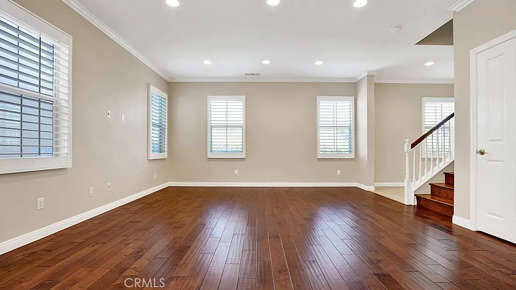 3 bed, 2.5 bath, 1790 sqft, $4,750 — Photo 2