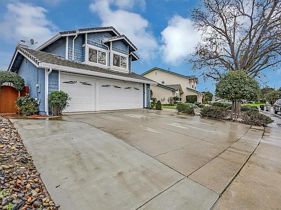 2nd image of 806 Salt Lake Dr