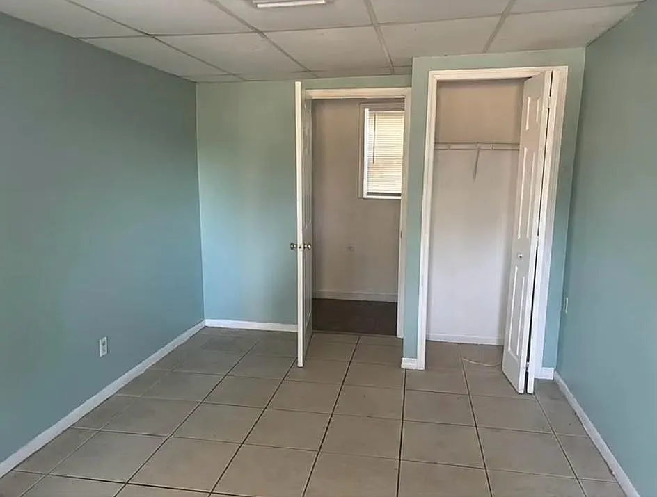 3 bed, 1200 sqft, $1,900 — Photo 2