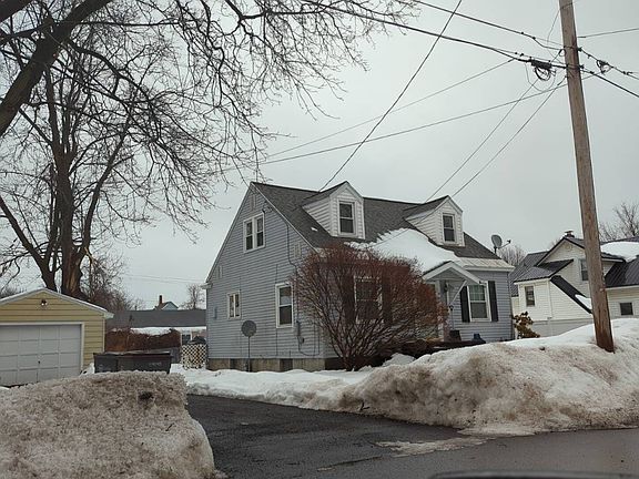 3rd image of 914 Elwood St