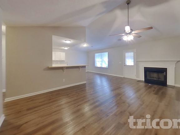 2nd image of 204 Pine Loop Dr
