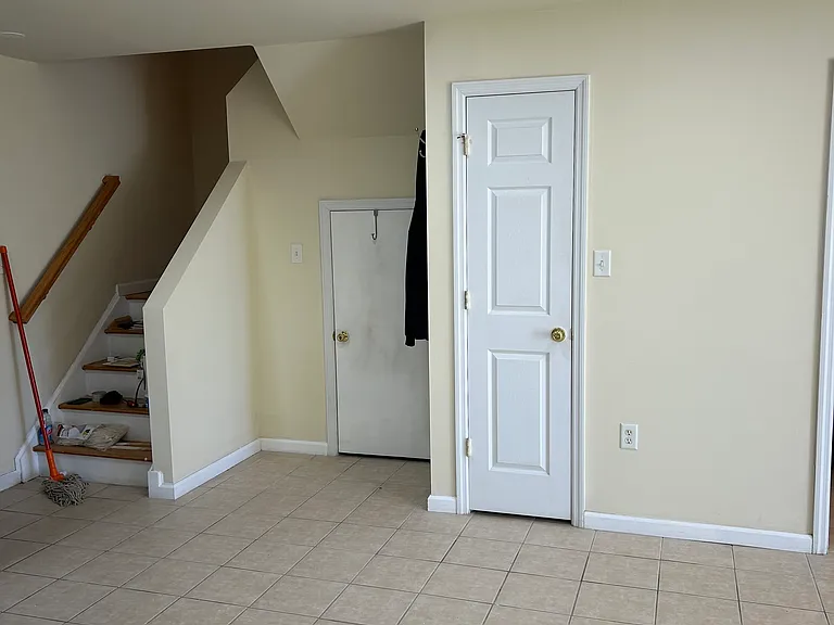 1070 Lafayette St #1 — Photo 3