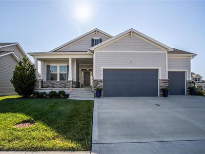 613 SW Brummel Rd, Lees Summit, MO, 64081