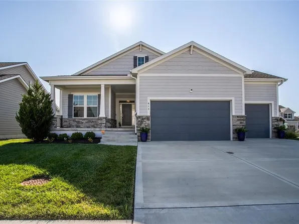 613 SW Brummel Rd, Lees Summit, MO 64081
