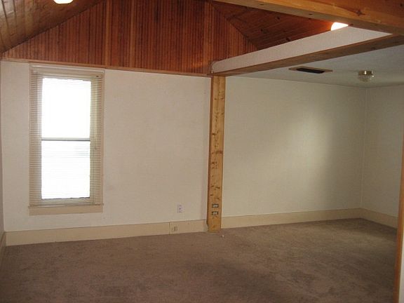 4th image of 800 2nd St