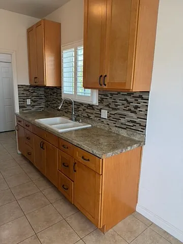 839 N Alexandria Ave — Photo 18