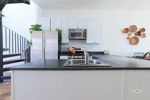 Sold by Brick&Mortar | media 6