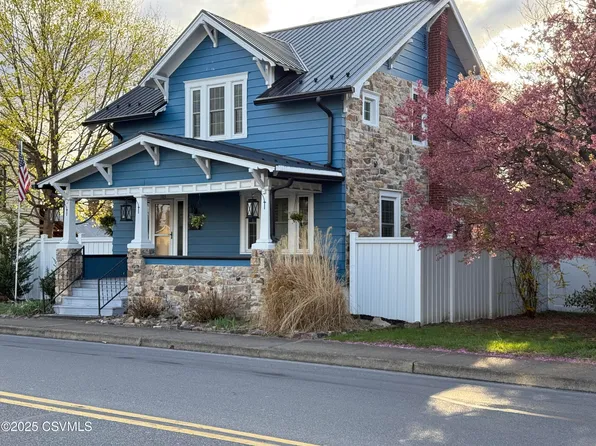 703 N Market St, Selinsgrove, PA 17870