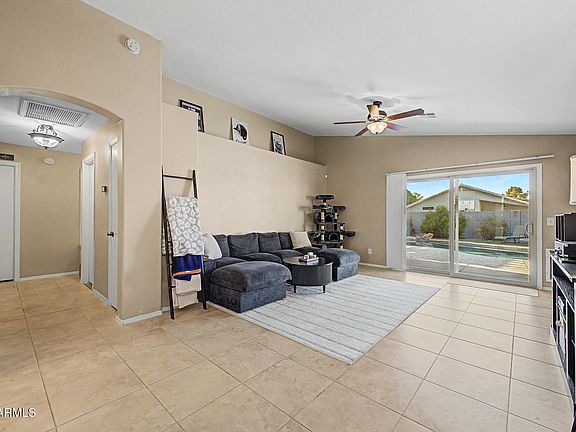 4th image of 1044 W HEATHER Avenue